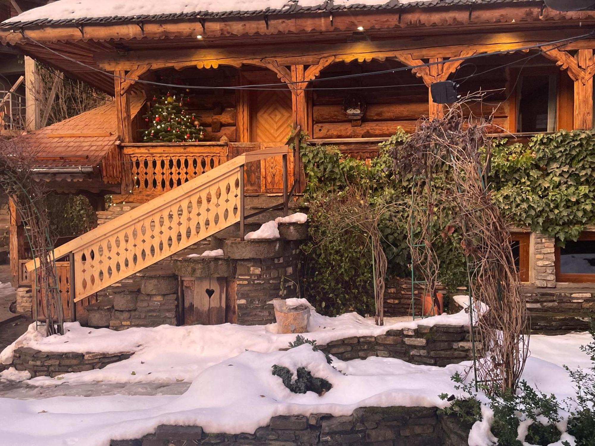 Suita Pin - Catun Sinaia Ngoại thất bức ảnh